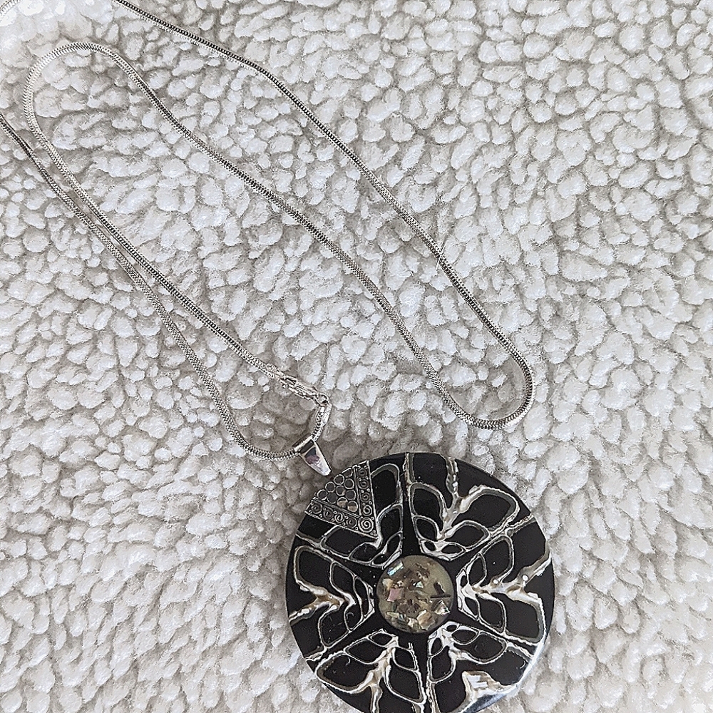 A Shell Pendant! - Picture 3 of 7